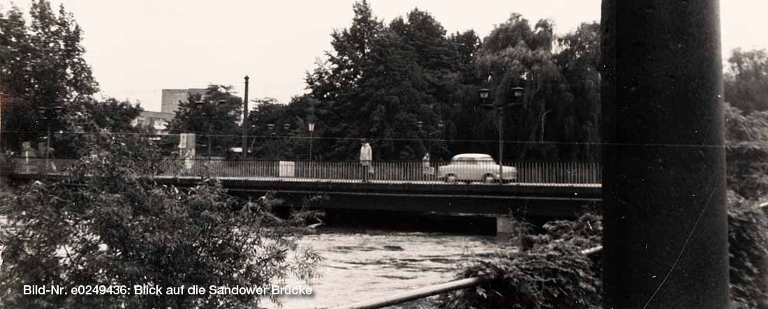 Blick auf die Sandower Brücke aus Nordwest am 24.06.1981