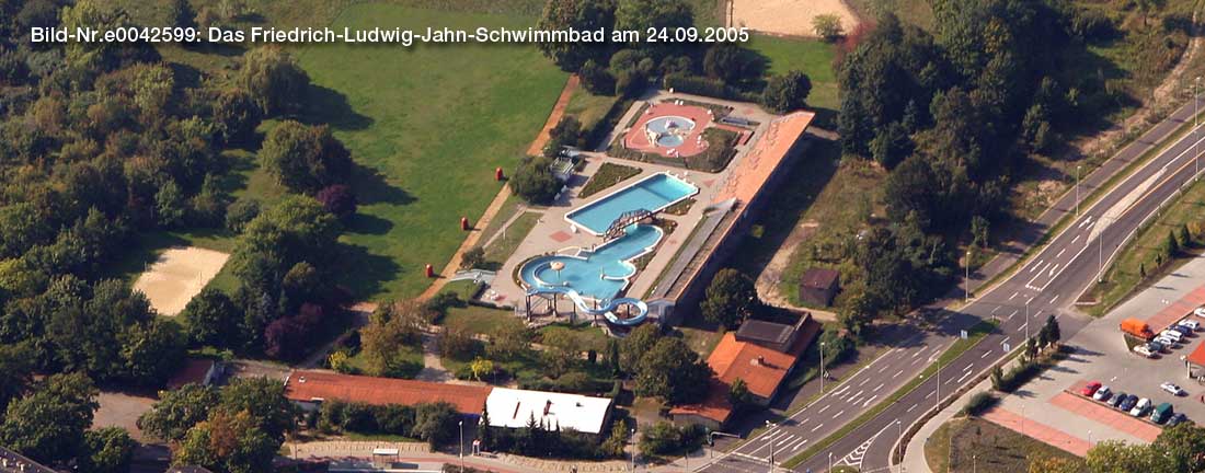 F.L.Jahn-Schwimmbad im September 2005